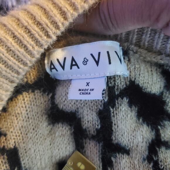 AVA AND VIV Animal Print Fuzzy V Neck Sweater | Size X - Picture 8 of 12